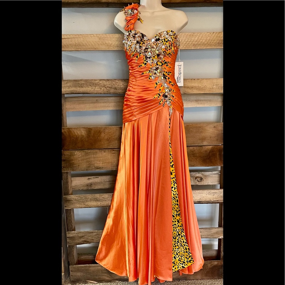 TONY BOWLS SZ 4 HIGH SLIT LONG FORMAL PROM DRESS